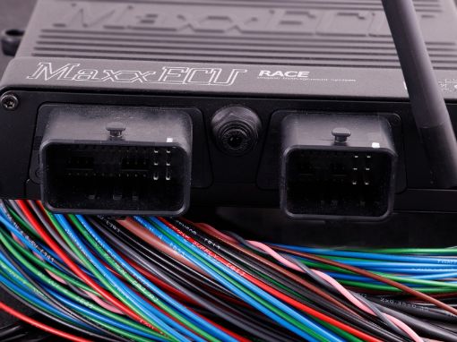 Bild på MaxxECU RACE STANDARD (ECU, harness 1 and accessories)