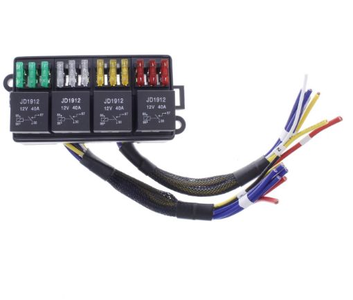 Bild på Reläbox – 12 säkringar – 4x40 AMP reläer